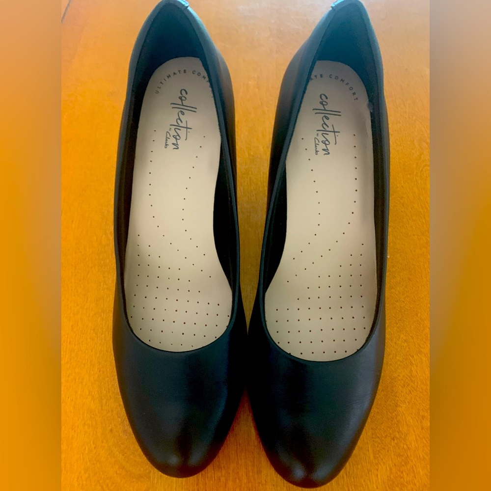 Clarks Women’s Ambyr Joy Platform Pump in Black